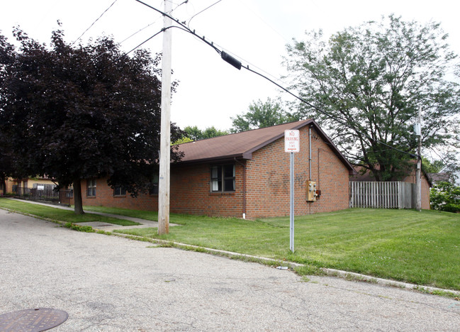 Penn Square Apartments in Salem, OH - Building Photo - Building Photo