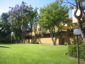 10151 Arrow Rt, Unit la Sarena in Rancho Cucamonga, CA - Building Photo - Building Photo