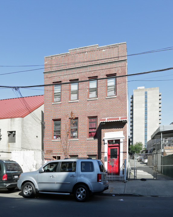 2009 Mapes Ave in Bronx, NY - Building Photo