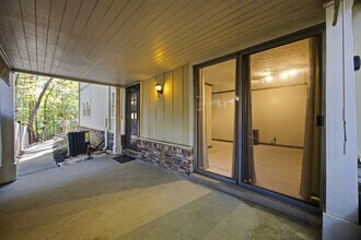 943 Ferncliff Rd NE, Unit C in Atlanta, GA - Building Photo - Building Photo