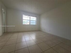 95 NE 41st St, Unit M-198 in Oakland Park, FL - Building Photo - Building Photo