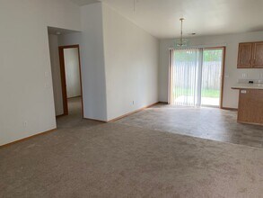 7784 N Sweet River Dr in Coeur d'Alene, ID - Building Photo - Building Photo