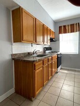 5753 N Beechwood St in Philadelphia, PA - Foto de edificio - Building Photo