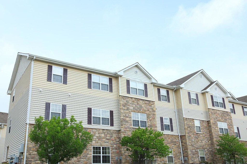 Englewood Vista Apartments in Gladstone, MO