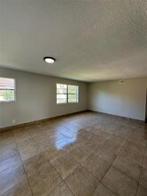 30 SE 4th Ave, Unit 212 in Hallandale Beach, FL - Building Photo - Building Photo