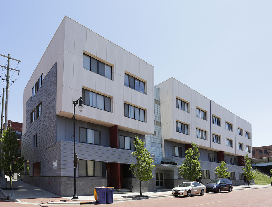 Metropolitan Park Apartments in Grand Rapids, MI - Foto de edificio