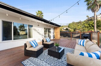 4404 Vista Way in La Mesa, CA - Building Photo - Building Photo