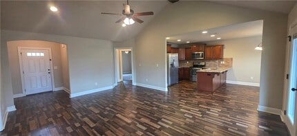 1340 Colonel Hawthorne Dr in Prairie Grove, AR - Building Photo - Building Photo