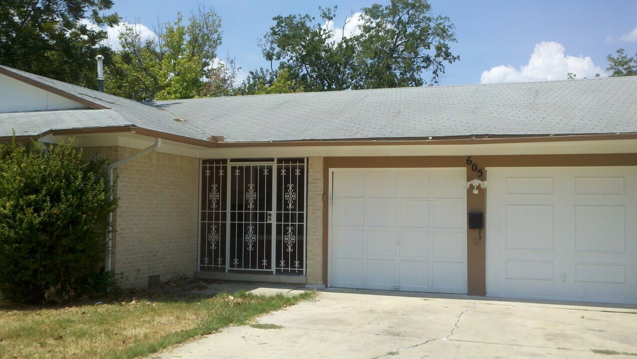 605 Stewart St in Killeen, TX - Building Photo