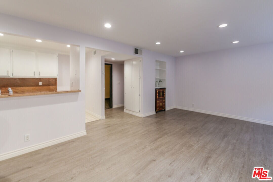 435 S Virgil Ave in Los Angeles, CA - Building Photo