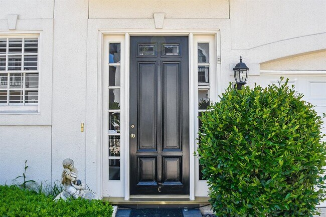 2124 Nantucket Dr in Houston, TX - Building Photo - Building Photo