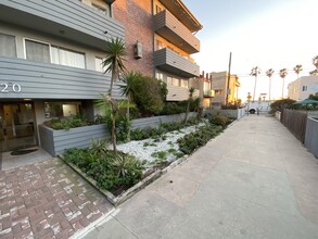 20 29th Ave, Unit 201 in Venice, CA - Foto de edificio - Building Photo