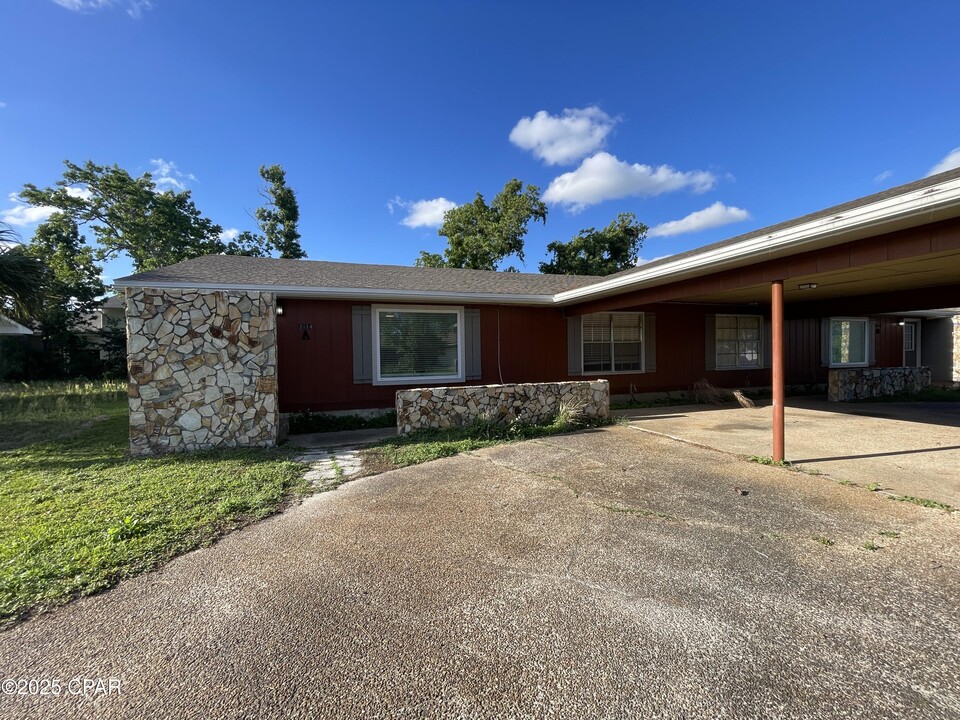 2014 W 23rd Ct in Panama City, FL - Building Photo