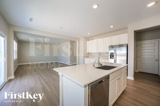 2285 S Bingham Pl in New Palestine, IN - Foto de edificio - Building Photo