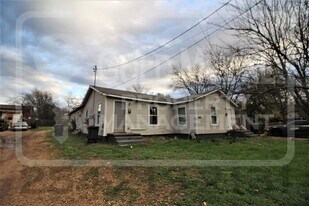 711 W Avenue B in Killeen, TX - Building Photo