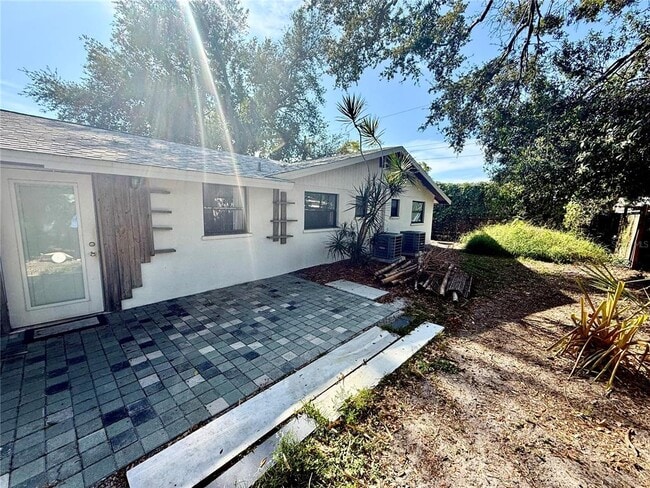 5734 Olive Ave in Sarasota, FL - Building Photo - Building Photo