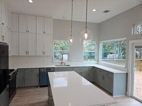 700 N Avenue C in Elgin, TX - Building Photo - Building Photo