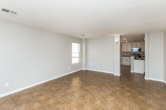 12024 White Lilly St in Las Vegas, NV - Building Photo - Building Photo