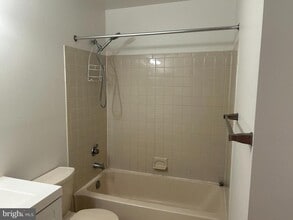 5317 Ravens Crest Dr in Plainsboro, NJ - Building Photo - Building Photo