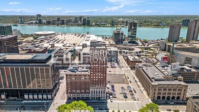 525 W Lafayette Blvd in Detroit, MI - Building Photo - Building Photo