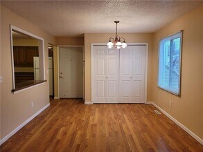 942 Wescott Trail-Unit -104 in Eagan, MN - Foto de edificio - Building Photo