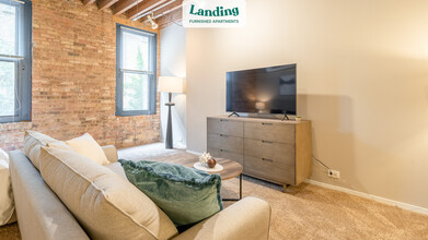 1350 N Wells St, Unit 315F.512539 in Chicago, IL - Building Photo - Building Photo