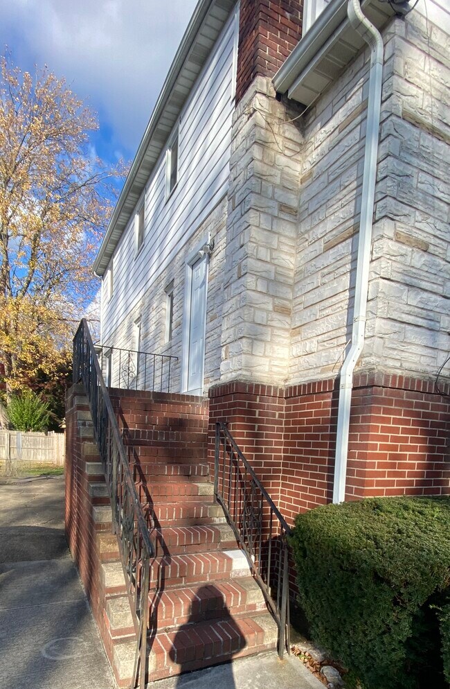 344 44th St Apartments and Nearby Lindenhurst Apartments For Rent Lindenhurst, NY