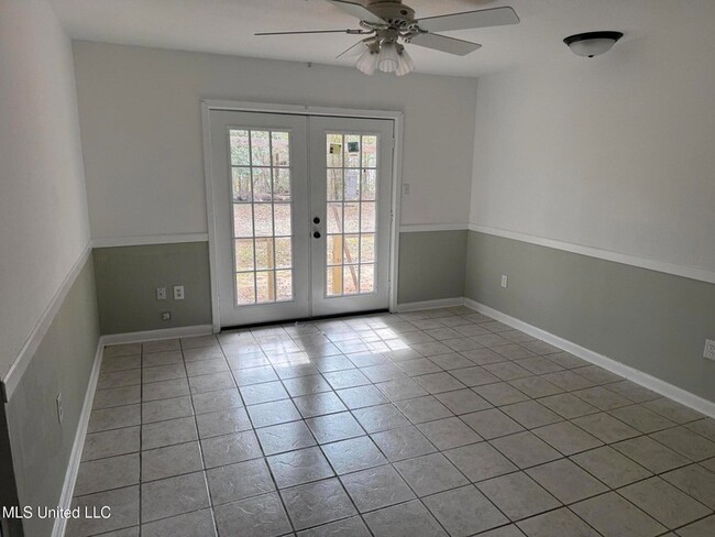 1119 35th St, Unit 085993 in Gulfport, MS - Foto de edificio - Building Photo