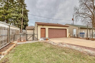 122 S 77th St in Milwaukee, WI - Building Photo - Building Photo