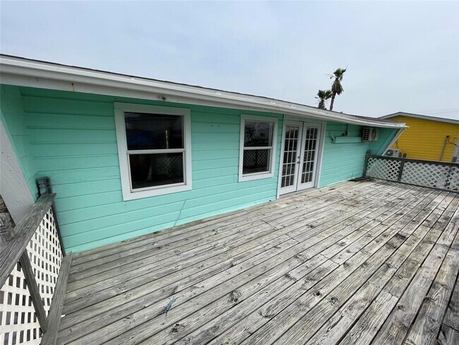 323 Texas St-Unit -2 in Freeport, TX - Building Photo - Building Photo
