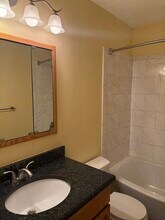 106 Hollywood Dr in Glenn Heights, TX - Building Photo - Building Photo