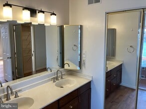 11152 Harbor Ct in Reston, VA - Building Photo - Building Photo