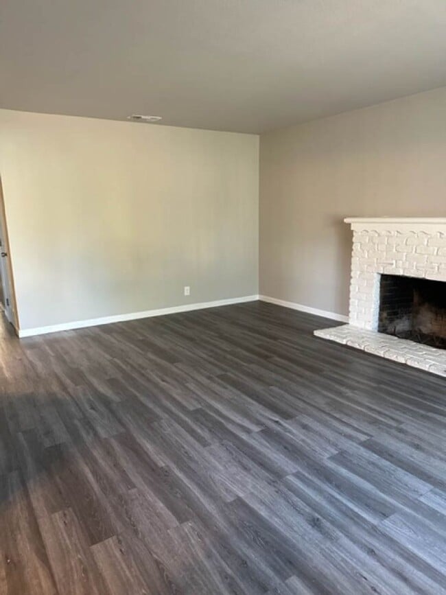 1640 68th Ave in Sacramento, CA - Building Photo - Building Photo