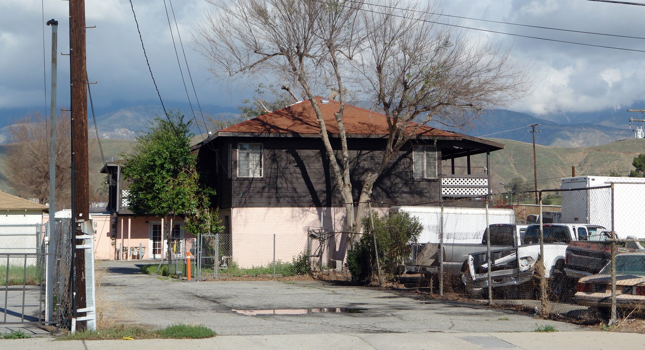 1526 W Highland Ave in San Bernardino, CA - Building Photo