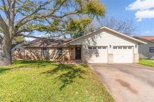 3810 Hillside Dr in Round Rock, TX - Building Photo