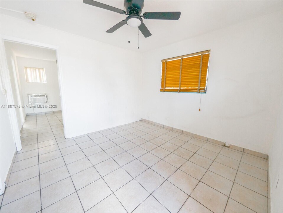 1716 NW 19th St in Miami, FL - Building Photo
