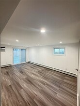 193 E John St in Lindenhurst, NY - Building Photo - Building Photo