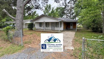 102 Ridge Grove Dr in West Monroe, LA - Building Photo