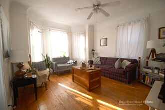 46 Green St, Unit 2 in Boston, MA - Foto de edificio - Building Photo