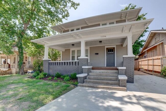 property at 1136 N Main St
