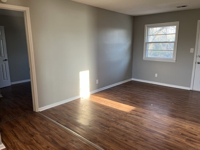 2034 NW 51st St in Northmoor, MO - Building Photo - Building Photo