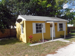 3250 S 7th St in Fort Pierce, FL - Building Photo - Building Photo