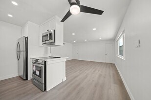 3444 E Wilton St in Long Beach, CA - Building Photo