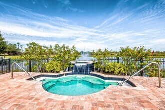 Andover Place at Cross Creek in Tampa, FL - Building Photo - Building Photo