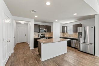725 Liard River Rd in Hutto, TX - Building Photo - Building Photo