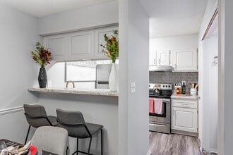 Chapel Creek in Doraville, GA - Foto de edificio - Interior Photo
