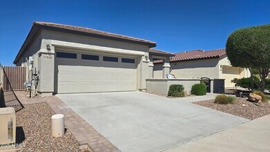 17520 W Fairview St in Goodyear, AZ - Building Photo - Building Photo