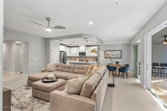 2640 Seychelles Cir in Naples, FL - Building Photo - Building Photo