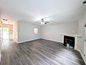 5804 Neuse Wood Dr in Raleigh, NC - Building Photo - Building Photo