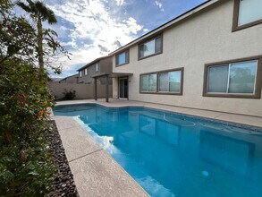10999 Turlington Ln in Las Vegas, NV - Building Photo - Building Photo